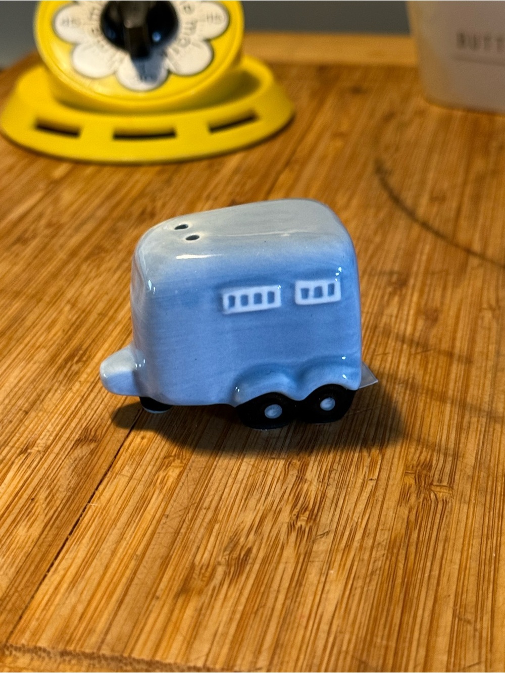 Cracker Barrel Blue Truck and Trailer Mini Salt Pepper Shakers Collectible - Picture 6 of 7